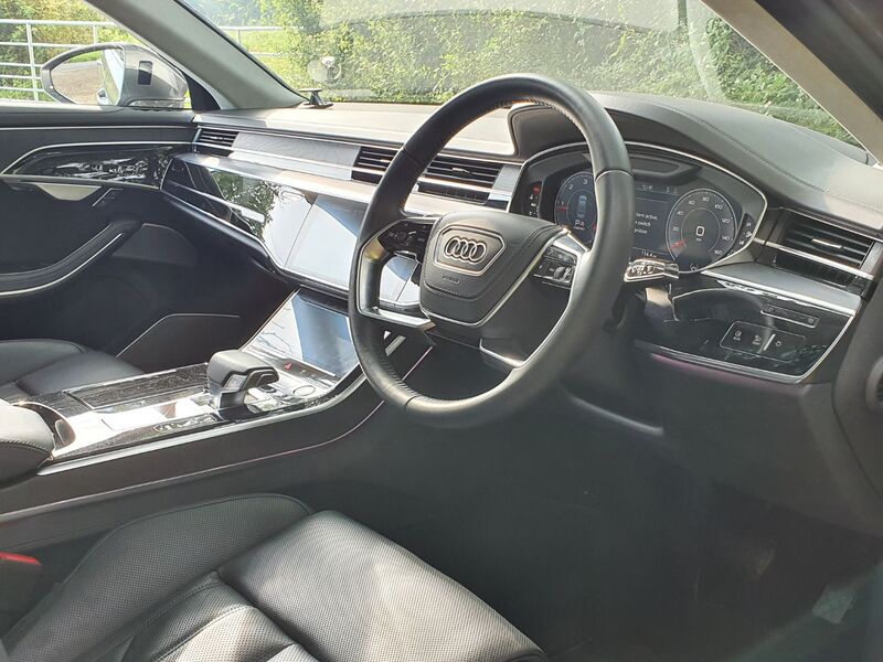 AUDI A8
