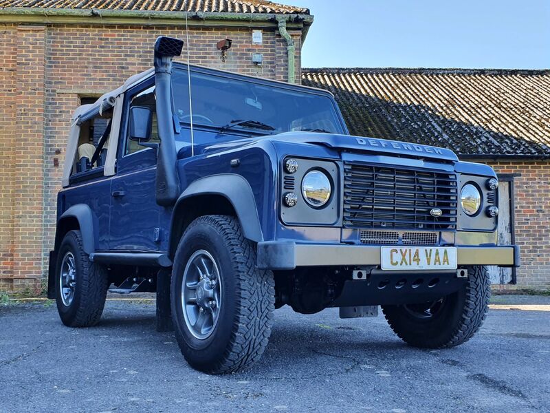 LAND ROVER DEFENDER