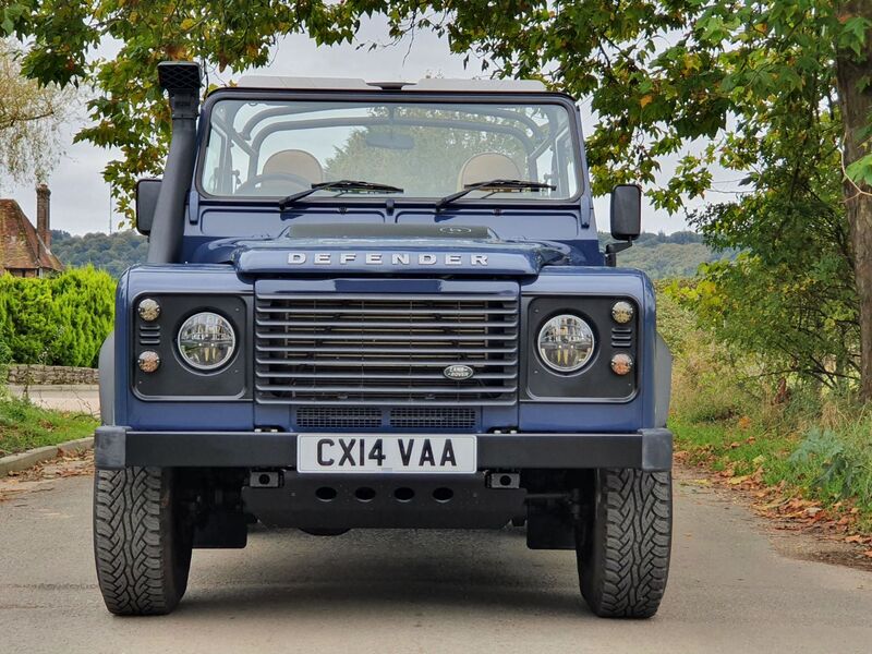 LAND ROVER DEFENDER