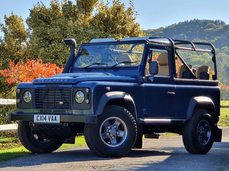 LAND ROVER DEFENDER