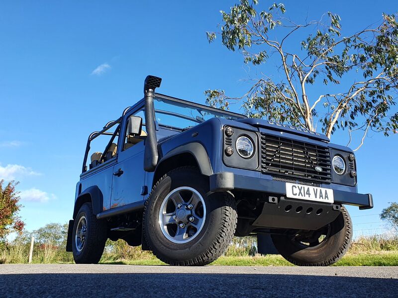 LAND ROVER DEFENDER