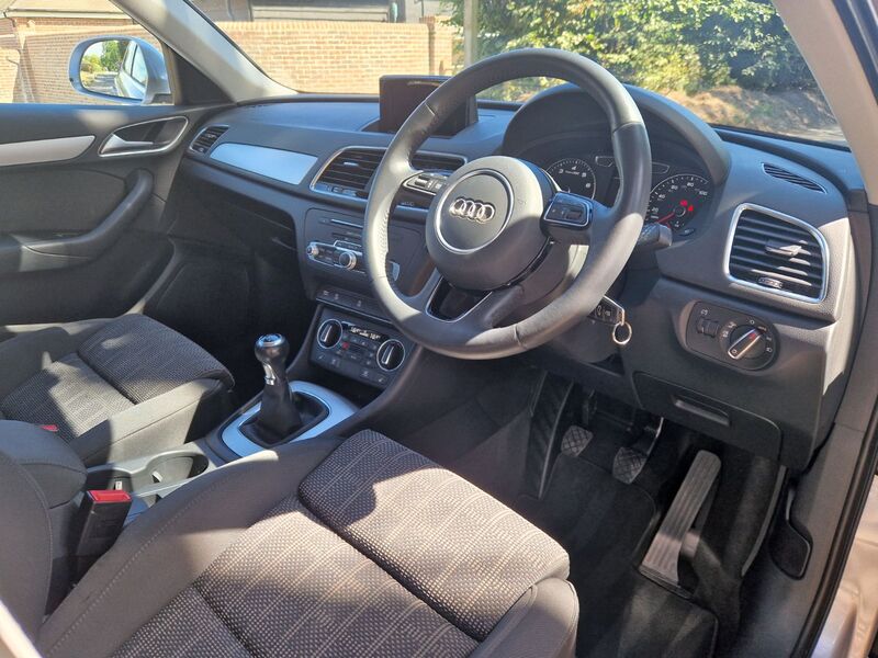 AUDI Q3