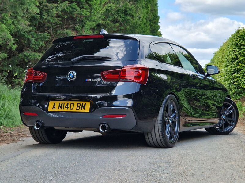 BMW 1 SERIES